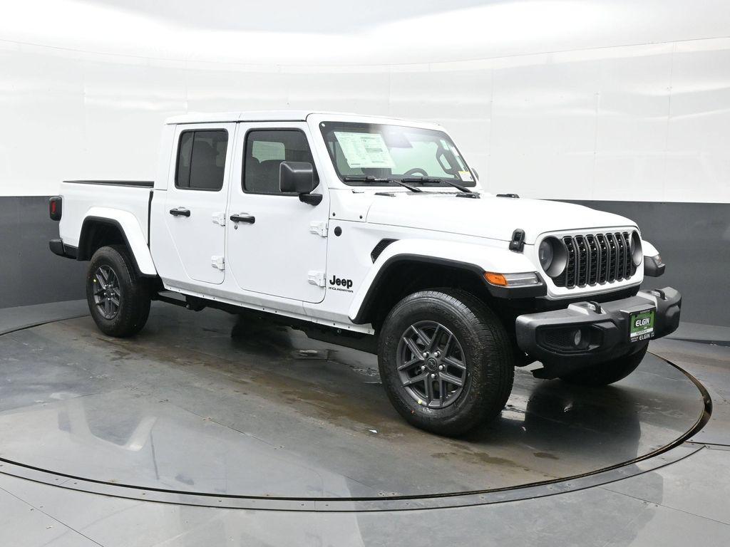 new 2026 Jeep Gladiator car, priced at $43,016