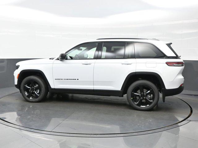 new 2025 Jeep Grand Cherokee car, priced at $39,689