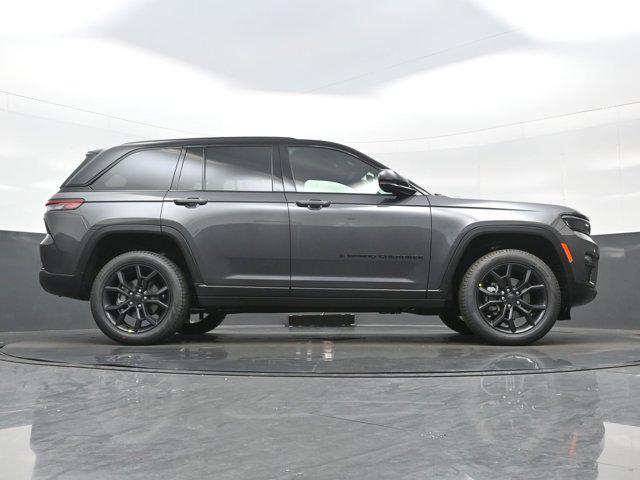 new 2025 Jeep Grand Cherokee car, priced at $43,136