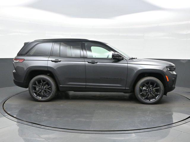 new 2025 Jeep Grand Cherokee car, priced at $43,136