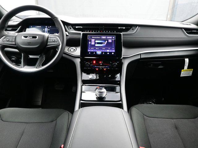 new 2025 Jeep Grand Cherokee car, priced at $33,970