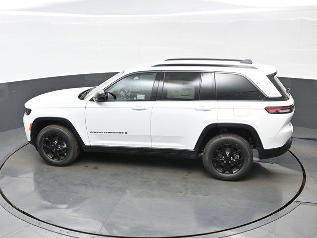 new 2026 Jeep Grand Cherokee car, priced at $44,129