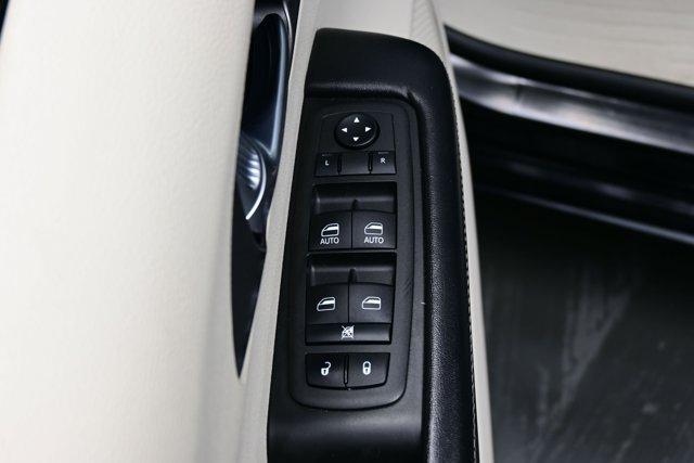 used 2022 Chrysler Pacifica car, priced at $21,432