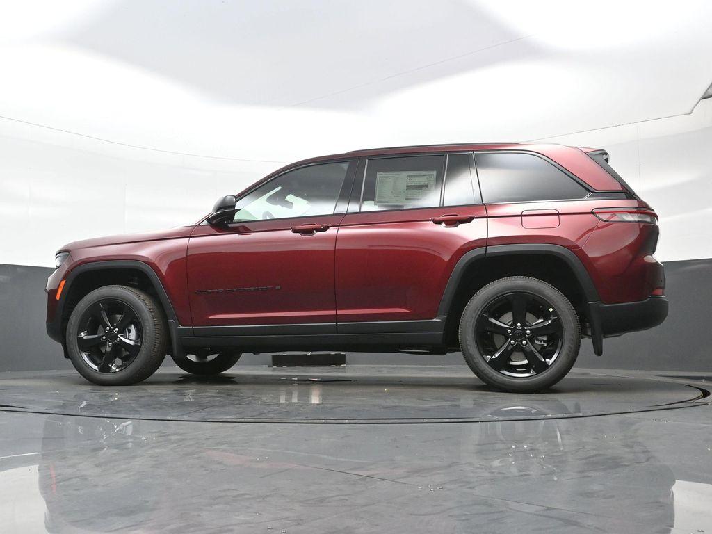 new 2025 Jeep Grand Cherokee car, priced at $41,388