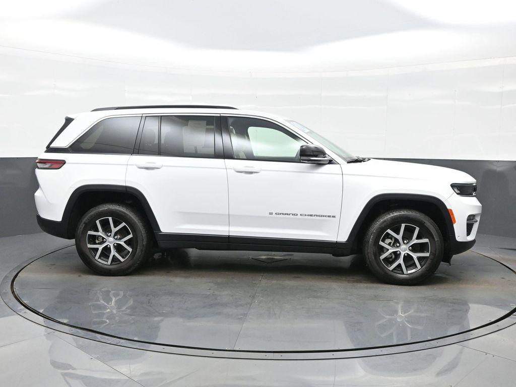 used 2024 Jeep Grand Cherokee car, priced at $34,872