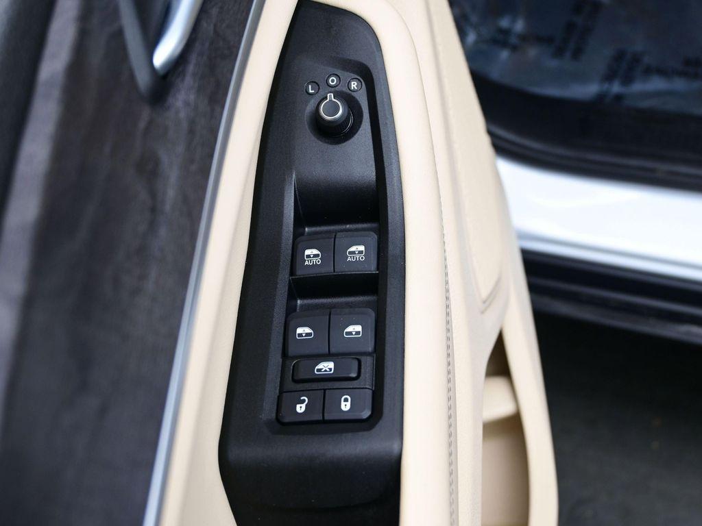 used 2024 Jeep Grand Cherokee car, priced at $34,872