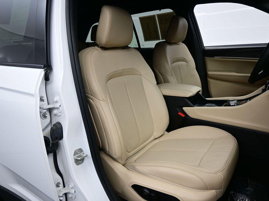 used 2024 Jeep Grand Cherokee car, priced at $34,872