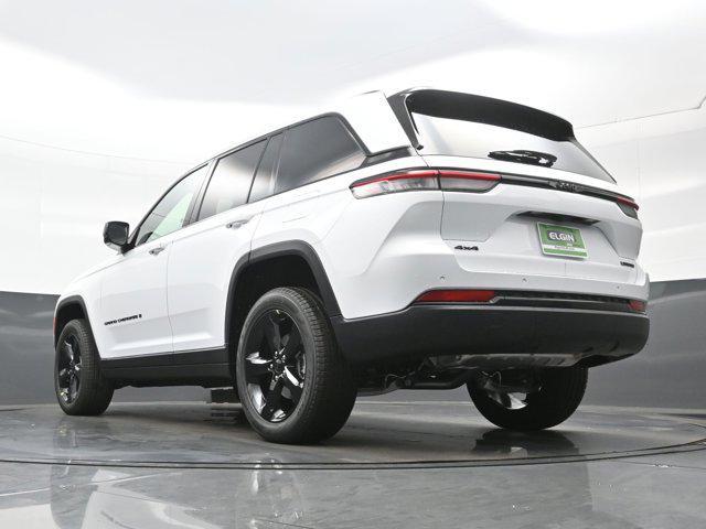 new 2025 Jeep Grand Cherokee car, priced at $40,805