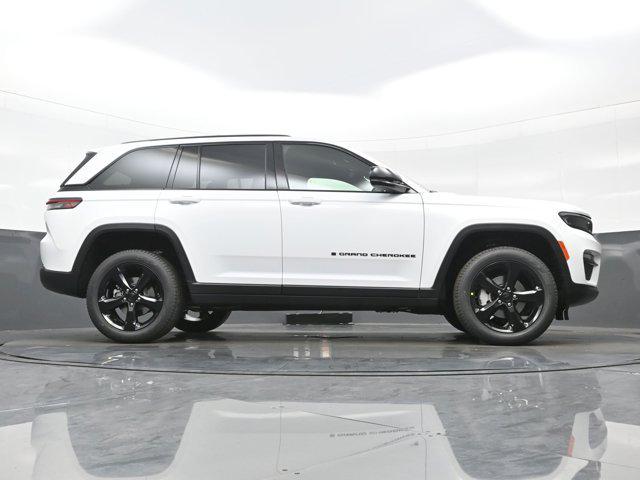 new 2025 Jeep Grand Cherokee car, priced at $40,805