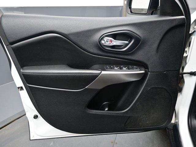 used 2019 Jeep Cherokee car, priced at $10,990