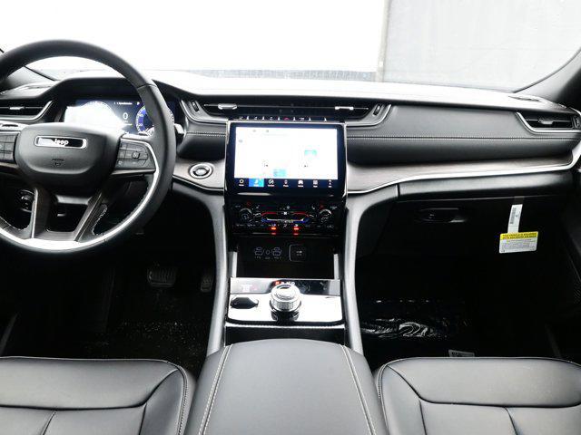 new 2025 Jeep Grand Cherokee car, priced at $43,090