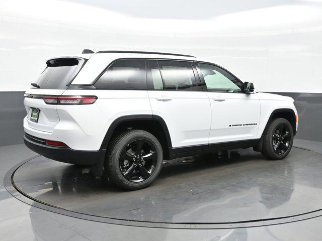 new 2025 Jeep Grand Cherokee car, priced at $38,689