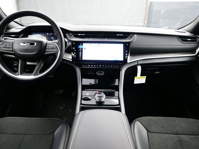 new 2026 Jeep Grand Cherokee car, priced at $44,011