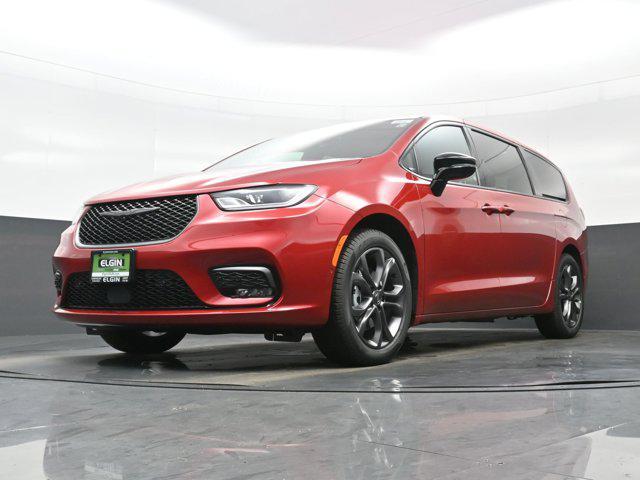 new 2026 Chrysler Pacifica car, priced at $39,605