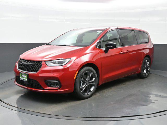 new 2026 Chrysler Pacifica car, priced at $39,605