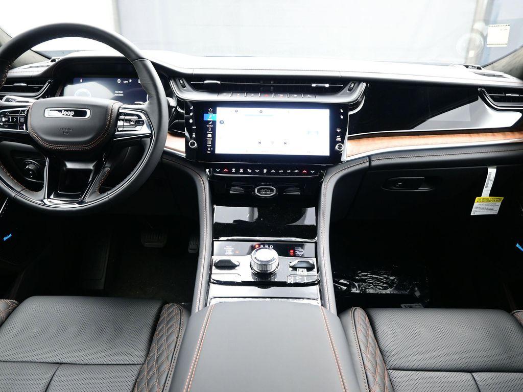 new 2026 Jeep Grand Cherokee car, priced at $59,755