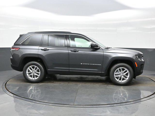 new 2026 Jeep Grand Cherokee car, priced at $38,176