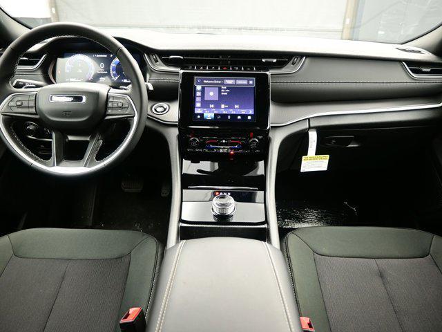 new 2026 Jeep Grand Cherokee car, priced at $38,176