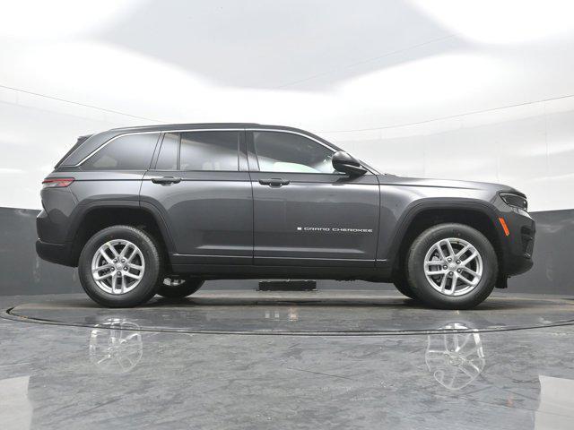 new 2026 Jeep Grand Cherokee car, priced at $38,176