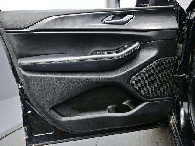 used 2024 Jeep Grand Cherokee L car, priced at $27,990