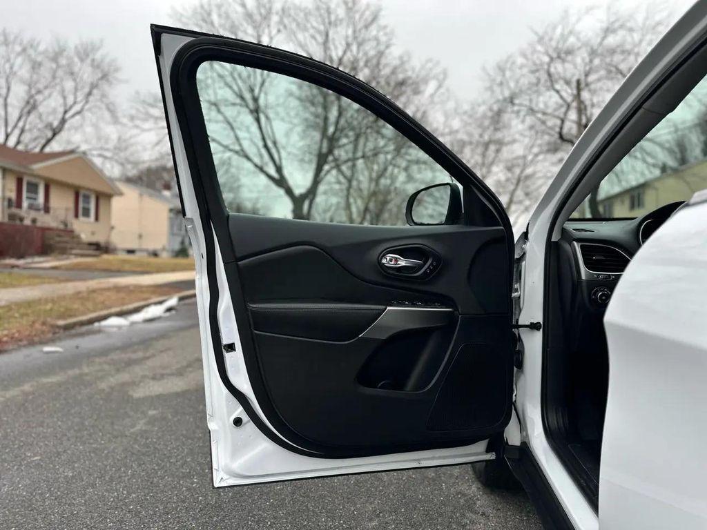 used 2019 Jeep Cherokee car, priced at $7,995