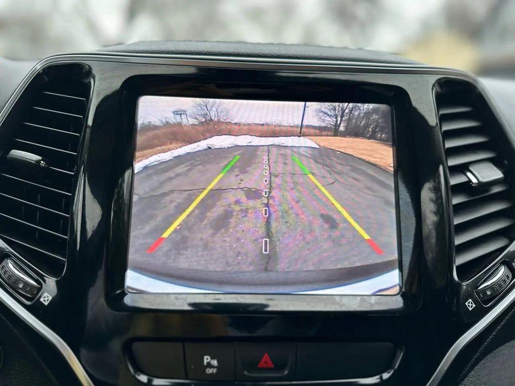 used 2019 Jeep Cherokee car, priced at $7,995