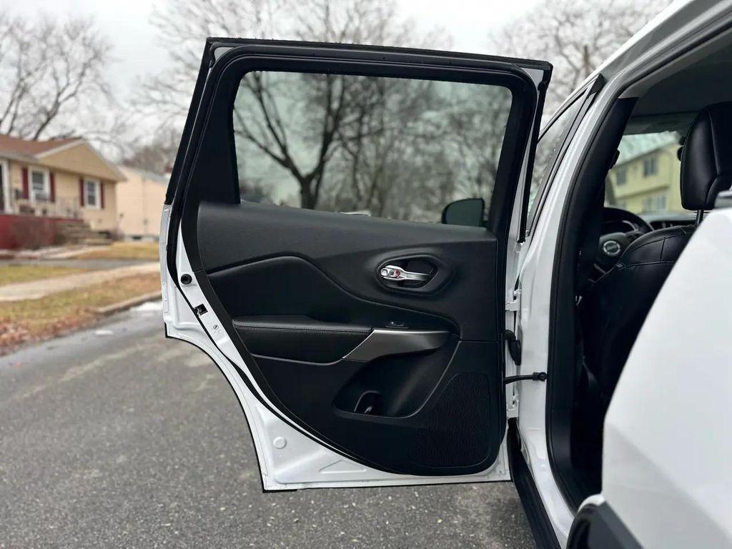 used 2019 Jeep Cherokee car, priced at $7,995