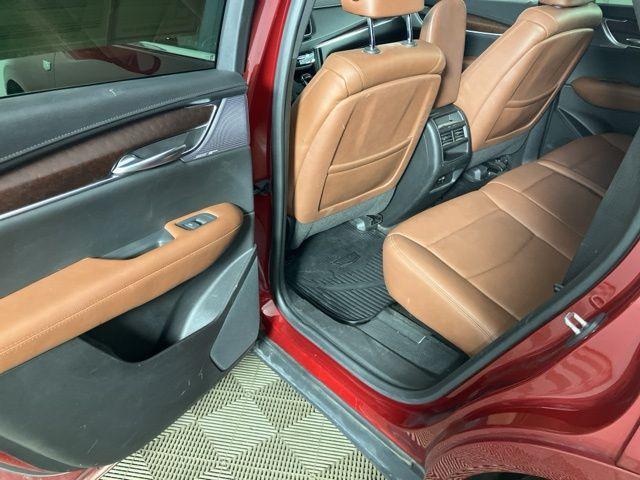 used 2023 Cadillac XT5 car, priced at $28,824