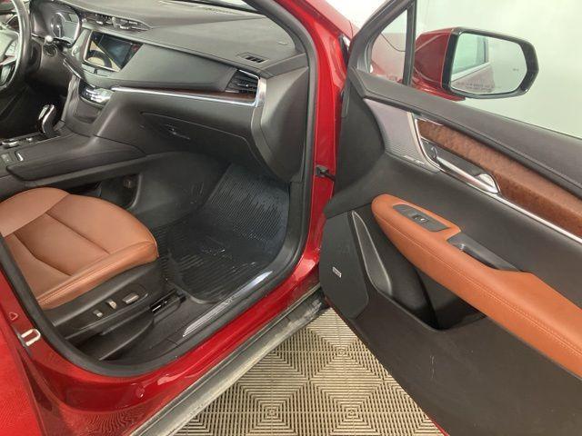 used 2023 Cadillac XT5 car, priced at $28,824