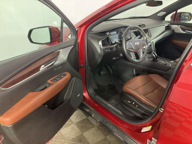 used 2023 Cadillac XT5 car, priced at $28,824