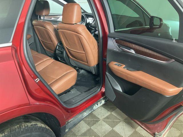used 2023 Cadillac XT5 car, priced at $28,824