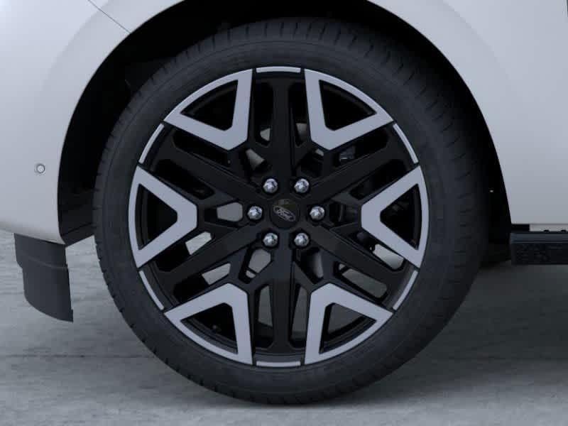 new 2025 Ford Expedition car, priced at $89,991