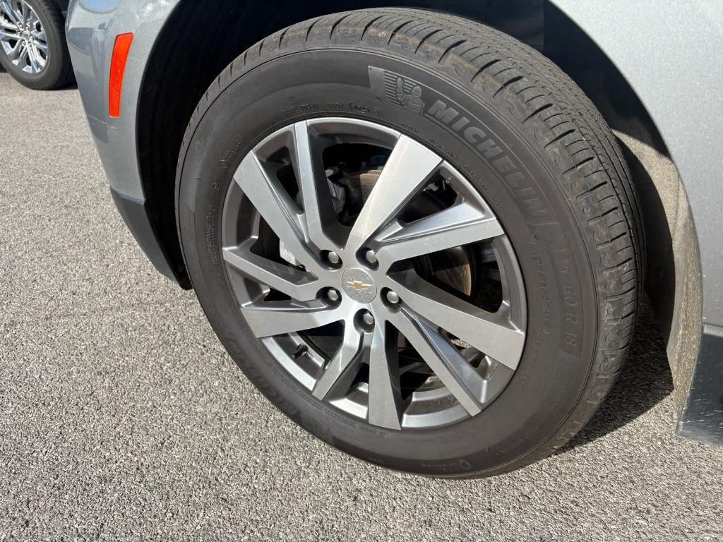 used 2023 Chevrolet Equinox car, priced at $29,788