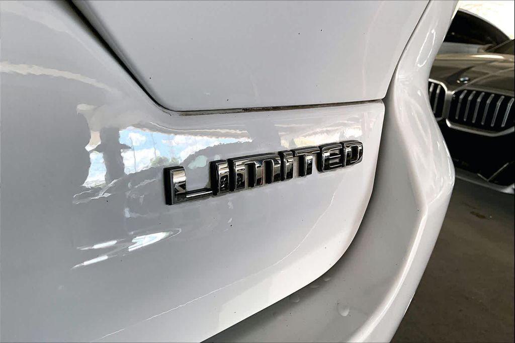 used 2023 Jeep Grand Cherokee car, priced at $26,977