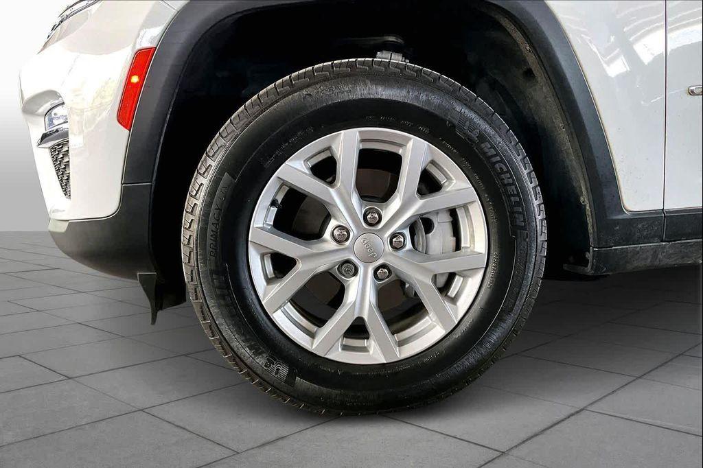 used 2023 Jeep Grand Cherokee car, priced at $26,977