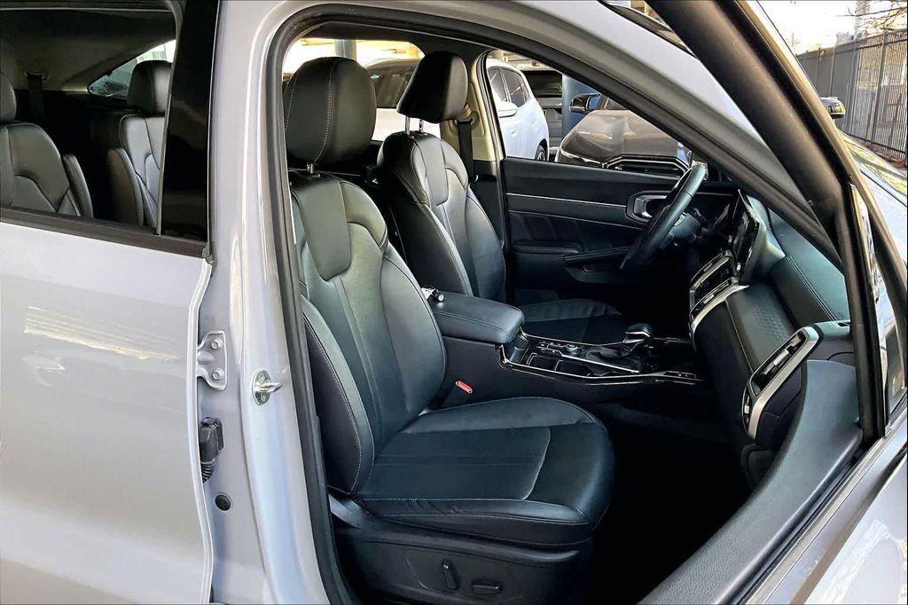 used 2023 Kia Sorento car, priced at $25,500