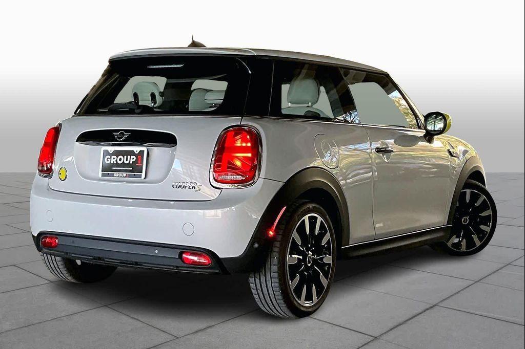 used 2023 MINI Hardtop car, priced at $19,500