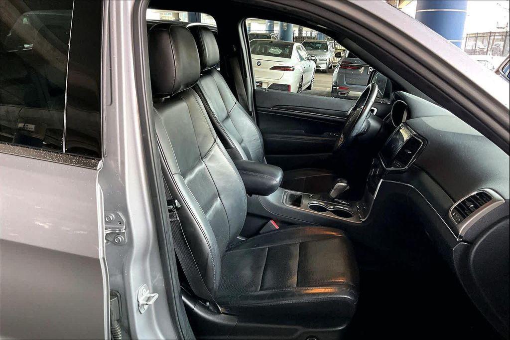 used 2020 Jeep Grand Cherokee car, priced at $14,500