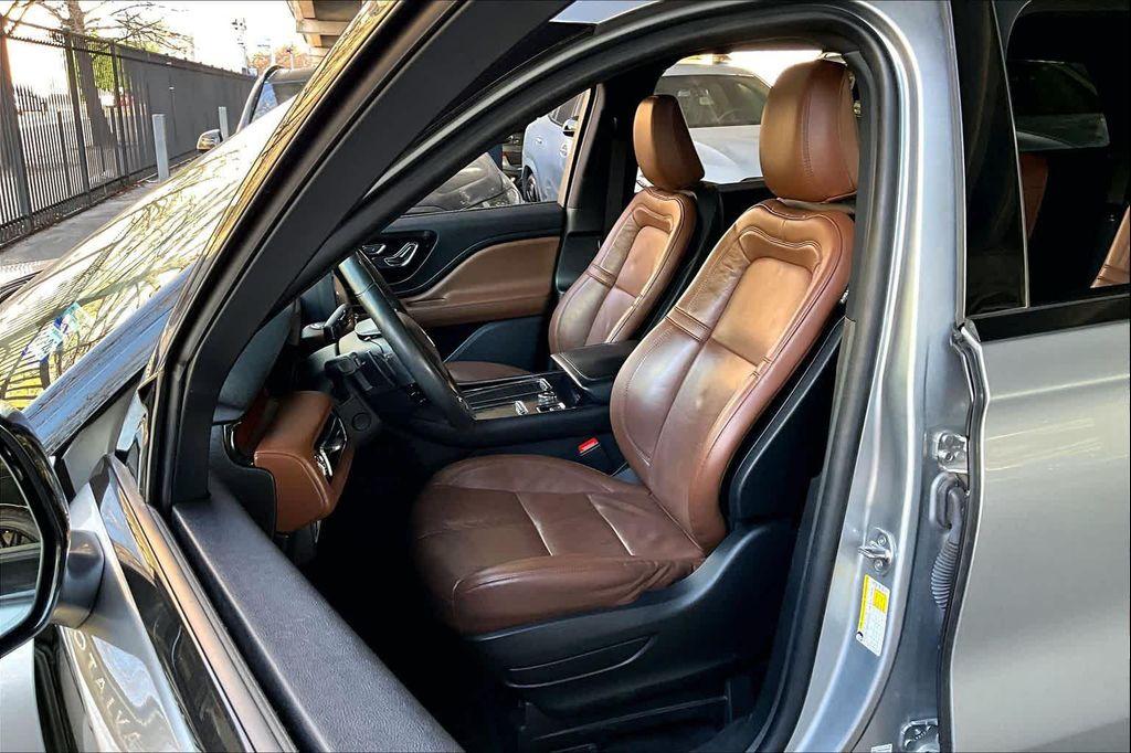 used 2023 Lincoln Aviator car, priced at $33,336