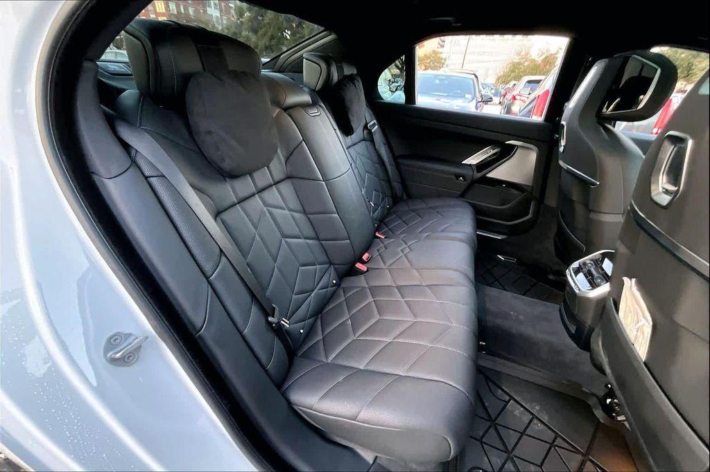 used 2025 BMW i7 car, priced at $93,805