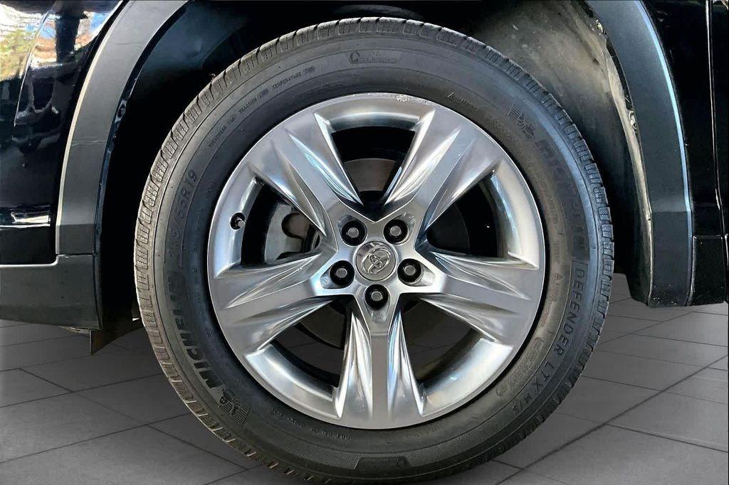 used 2017 Toyota Highlander car, priced at $23,111