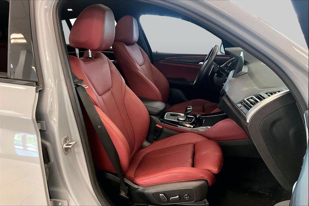BMW X4 view 8