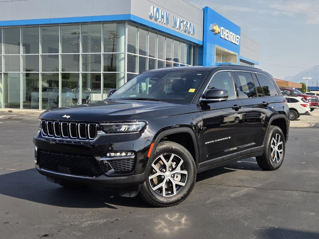 used 2024 Jeep Grand Cherokee car, priced at $36,995