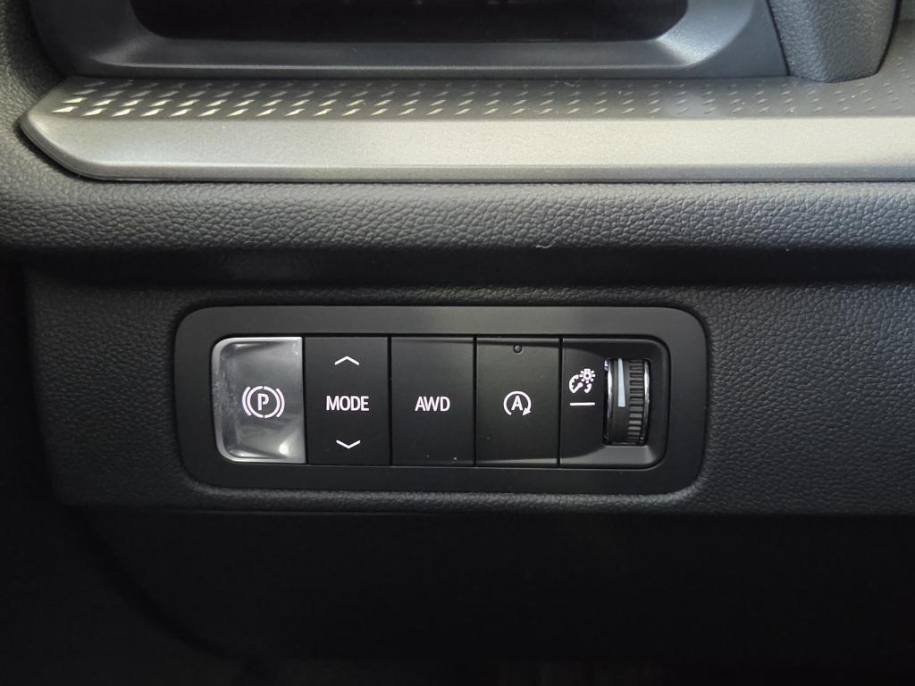 new 2026 Chevrolet Traverse car, priced at $46,020