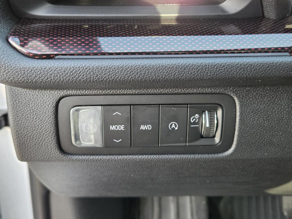 new 2026 Chevrolet Traverse car, priced at $55,115