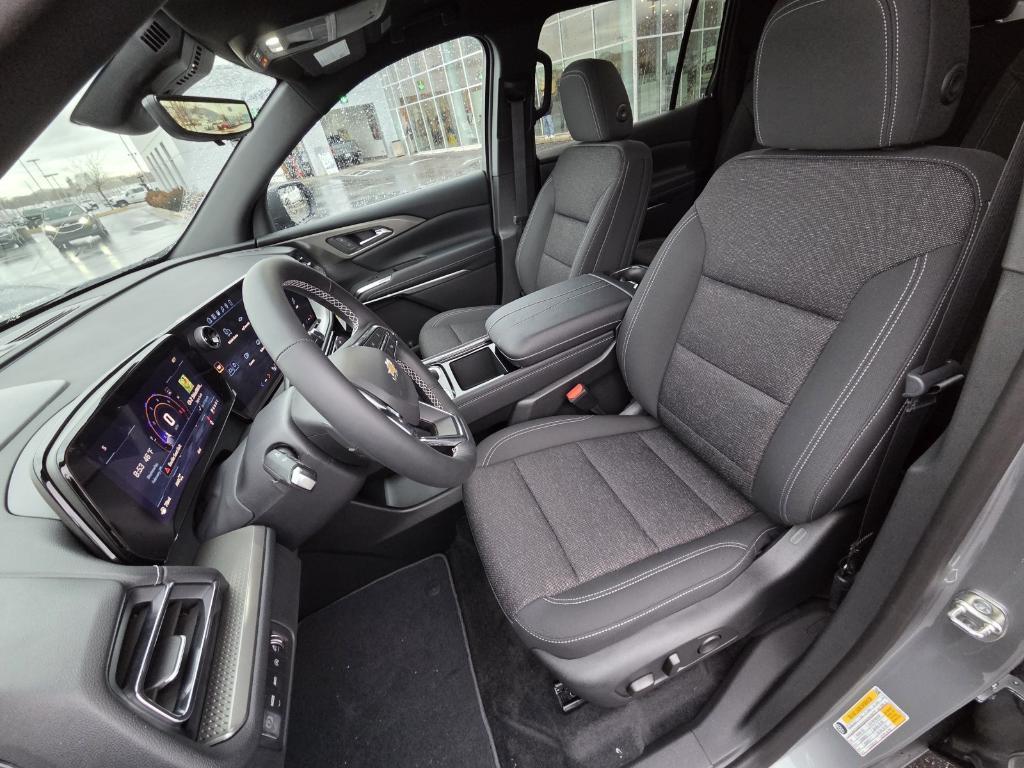 new 2026 Chevrolet Traverse car, priced at $46,020