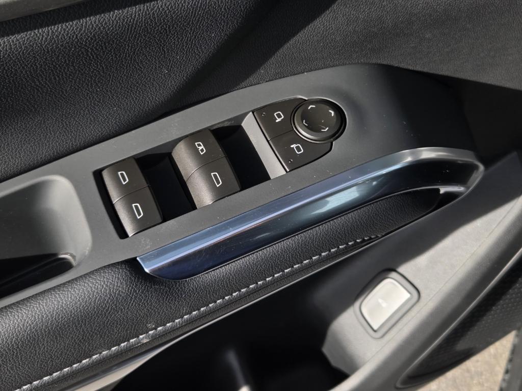 new 2026 Chevrolet Traverse car, priced at $49,305