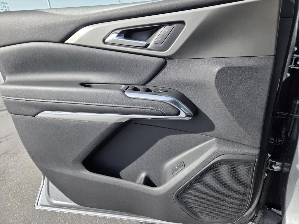 new 2026 Chevrolet Traverse car, priced at $49,305