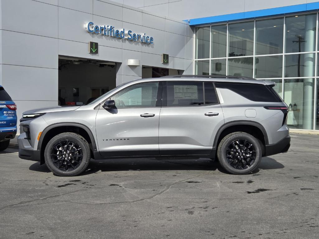 new 2026 Chevrolet Traverse car, priced at $49,305