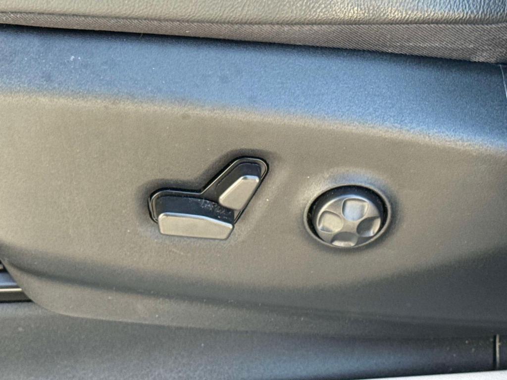 used 2021 Chrysler Pacifica car, priced at $28,995